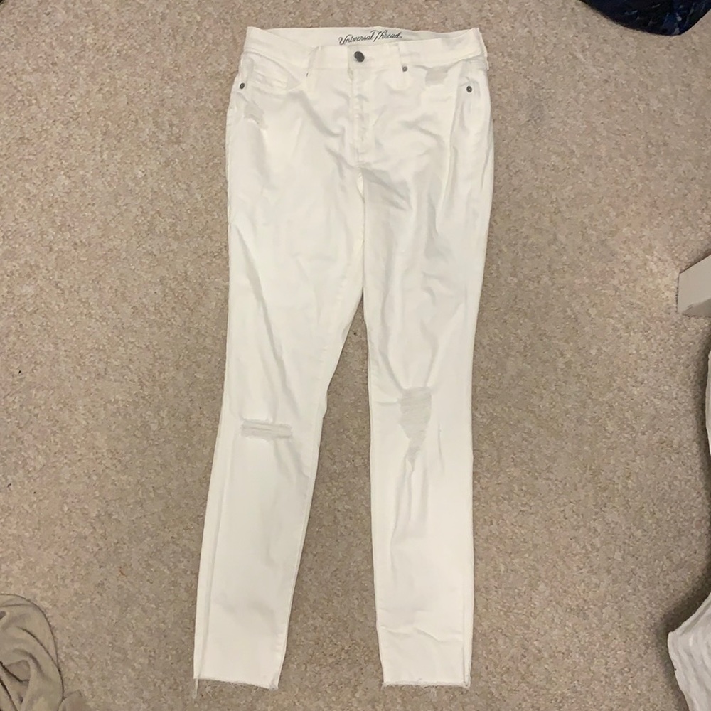 White jeans NEVER WORN.
